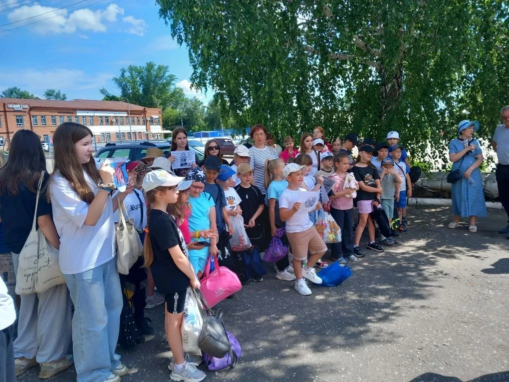 Беседа с детьми в оздоровительном лагере с дневным пребыванием "Муравейник" о правилах безопасного поведения на водоемах. Беседа с детьми в оздоровительном лагере с дневным пребыванием "Муравейник" о правилах безопасного поведения на водоемах.