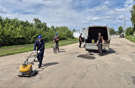 Проведен ремонт центральных улиц села Малая Сердоба