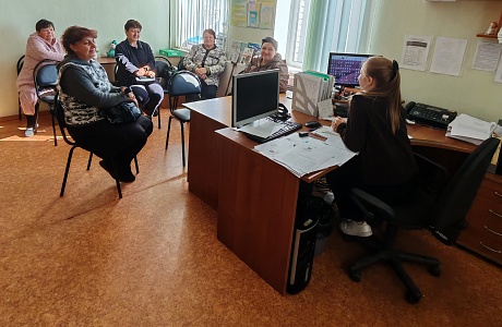 Главный специалист по опеке и попечительству УСЗН администрации Малосердобинского района провела собрание среди замещающих родителей, опекунов и попечителей