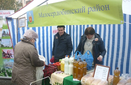 Малосердобинские предприятия и главы ЛПХ приняли участие в работе сельскохозяйственной ярмарки «Дары осени».