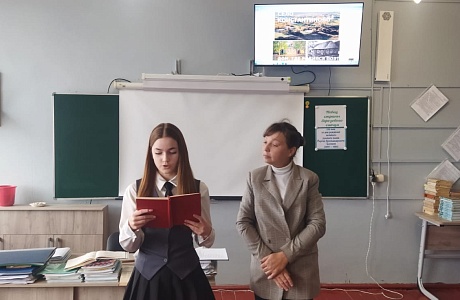 Специалистом Малосердобинской центральной районной библиотеки проведена поэтическая гостиная к 130-летию С.А. Есенина «Певец страны березового ситца» Специалистом Малосердобинской центральной районной библиотеки проведена поэтическая гостиная к 130-летию С.А. Есенина «Певец страны березового ситца»