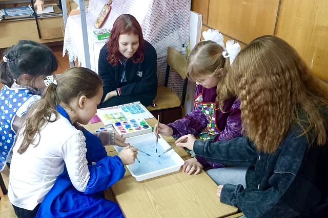 "Зимнее волшебство" в технике эбру. "Зимнее волшебство" в технике эбру.
