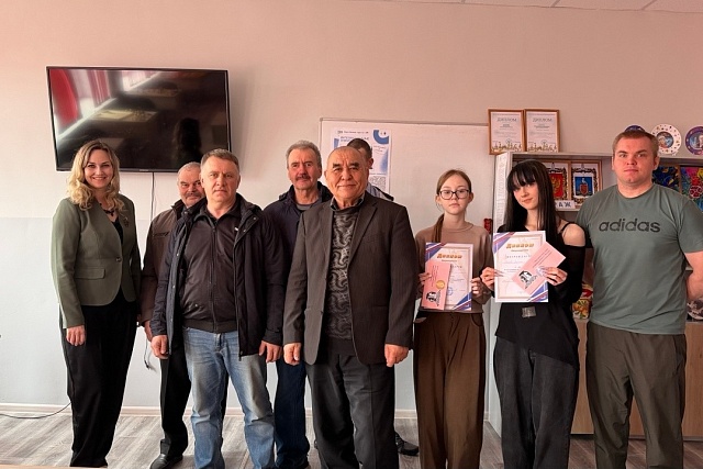 В Многопрофильном лицее села Малая Сердоба состоялся открытый межрайонный шахматный турнир, посвящённый памяти Александра Трифоновича Матюхина — нашего земляка, который всю жизнь посвятил развитию спорта и образования в районе.  