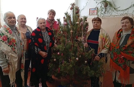 «Старый Новый год стучит в окно» «Старый Новый год стучит в окно»