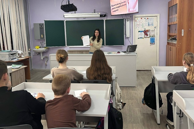 В Малосердобинской центральной районной библиотеке проведен познавательный урок «Летящим росчерком пера» В Малосердобинской центральной районной библиотеке проведен познавательный урок «Летящим росчерком пера»