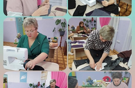 Педагоги Дома детского творчества приняли участие в волонтерская акция «Посылка солдату» Педагоги Дома детского творчества приняли участие в волонтерская акция «Посылка солдату»