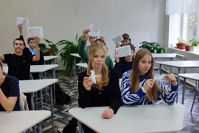 Библиотекарем села Старое Славкино в стенах местной школы проведен обзор «Праздник Белых Журавлей». Библиотекарем села Старое Славкино в стенах местной школы проведен обзор «Праздник Белых Журавлей».