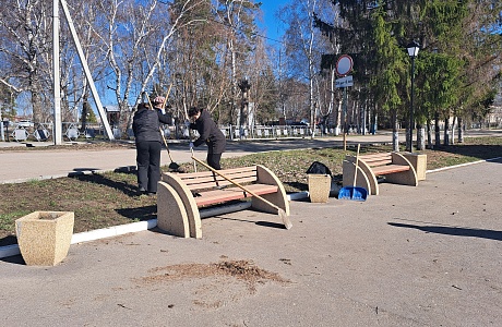 Сотрудники районного Дома культуры приняли участие в субботнике