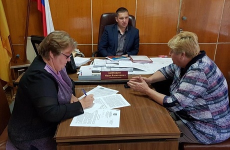 Глава администрации  района Иван Кирюхин провел рабочую встречу с предпринимателем.                                                     