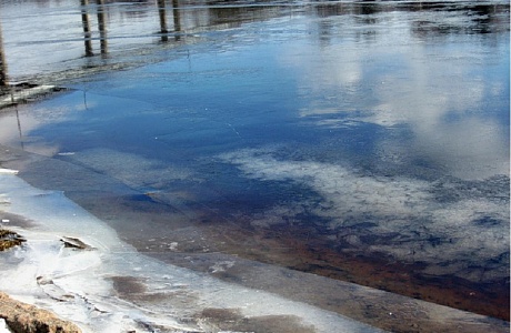 Правила поведения на льду и меры безопасности на водных объектах в зимний период Правила поведения на льду и меры безопасности на водных объектах в зимний период