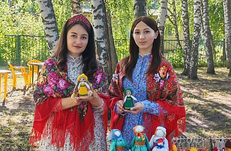 Малосердобинская центральная районная библиотека приняла участие в мероприятии, посвященное «Дню косоворотки» Малосердобинская центральная районная библиотека приняла участие в мероприятии, посвященное «Дню косоворотки»