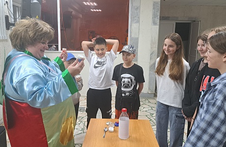 «Волшебник – недоучка в гостях у ребят»