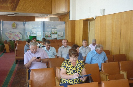 Совещание по поддержке начинающих фермеров и развитию семейных ферм