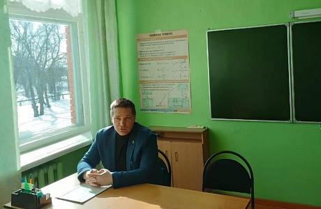 Глава Малосердобинского района Иван Алексеевич Кирюхин встретился с работниками учреждений и организаций Майского сельсовета Глава Малосердобинского района Иван Алексеевич Кирюхин встретился с работниками учреждений и организаций Майского сельсовета