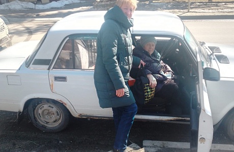 Сопровождение пожилых людей, состоящих на надомном обслуживании в медицинские учреждения