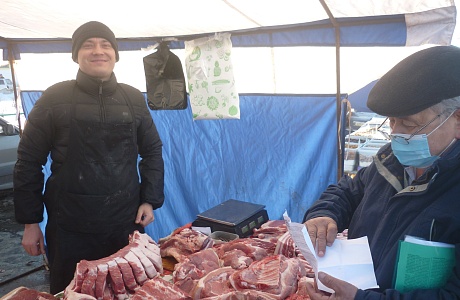 Рабочая группа по мониторингу реализуемых животных, птицы и продукции животноводства провела рейд по торговым площадкам 