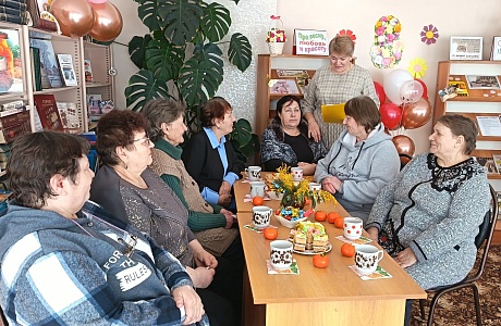 Литературно-музыкальная программа «Праздник с женским характером» проведена в Чунаковскойбиблиотеке
