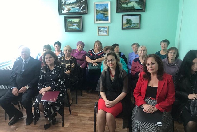 В Центре общения старшего поколения прошло торжественное мероприятие, посвящённое Дню учителя В Центре общения старшего поколения прошло торжественное мероприятие, посвящённое Дню учителя