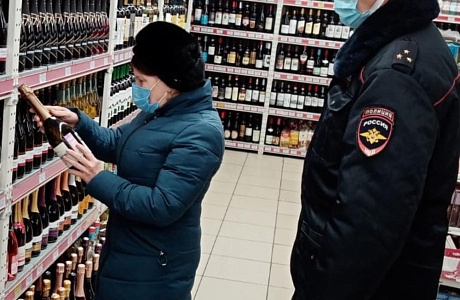 В Малосердобинском районе продолжаются рейды по контролю за соблюдением масочного режима.