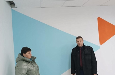 Глава района Иван Алексеевич Кирюхин проверил ход ремонтных работ в филиале ГКУ ПО «ЦЗН Пензенской области» по Малосердобинскому району