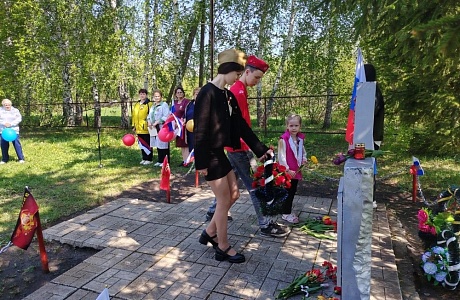 В селе Марьевка, у памятного знака «Никто не забыт, ничто не забыто», состоялся торжественный митинг «Великий подвиг в памяти народа»