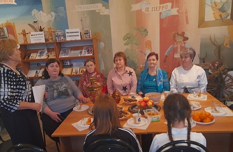 День матери в Новодёмкинской библиотеке: Праздник тепла и любви.