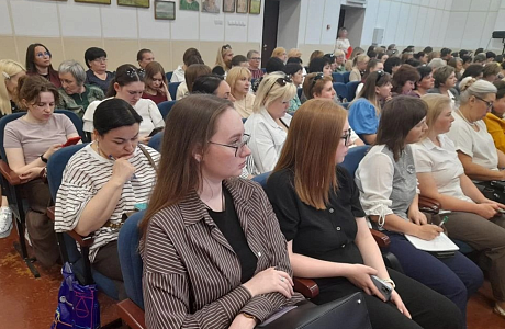 Пензенские учителя обсудили роль классных руководителей в профилактике правонарушений среди несовершеннолетних