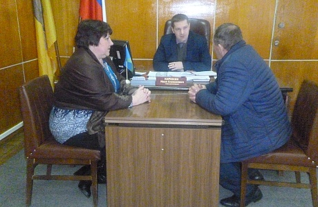 Глава администрации Малосердобинского района Иван Кирюхин провел рабочую встречу с предпринимателем