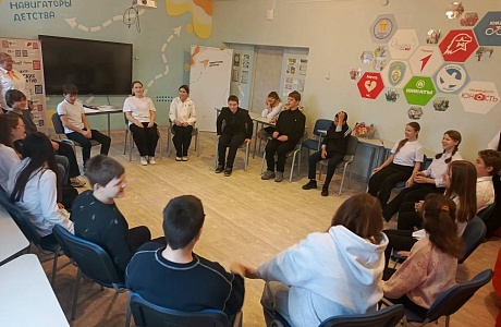 Тренинг по командообразованию на встрече районной Школы актива. Тренинг по командообразованию на встрече районной Школы актива.