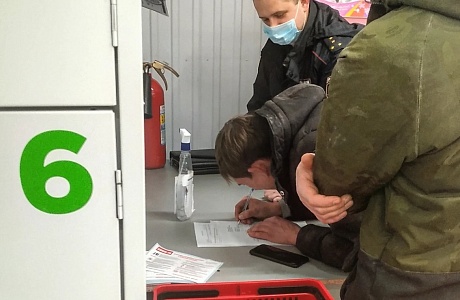 В Малосердобинском районе продолжаются рейды по контролю за соблюдением масочного режима.