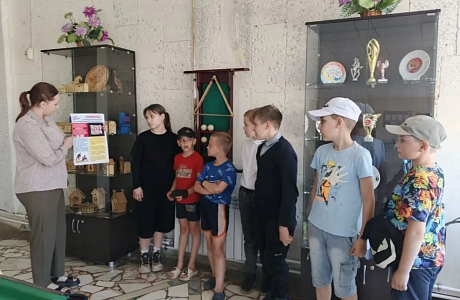 В районном Доме культуры состоялось важное профилактическое мероприятие — познавательная беседа «Терроризм: понятие, ответственность, предупреждение» В районном Доме культуры состоялось важное профилактическое мероприятие — познавательная беседа «Терроризм: понятие, ответственность, предупреждение»