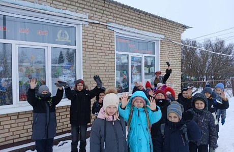 Проведена новогодняя программа под названием «Пусть праздник всем подарит чудо». Проведена новогодняя программа под названием «Пусть праздник всем подарит чудо».