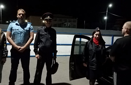 Вечерний рейд по местам массого скопления молодежи Вечерний рейд по местам массого скопления молодежи