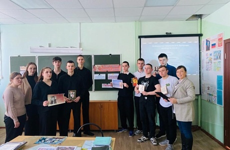 «Поэты не рождаются случайно». Б. Л. Пастернак» «Поэты не рождаются случайно». Б. Л. Пастернак»