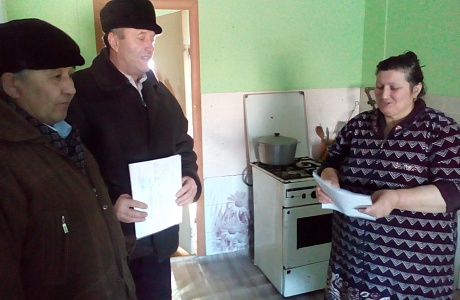 Встреча специалистов животноводства с фермерской семьей в селе Ключи Встреча специалистов животноводства с фермерской семьей в селе Ключи