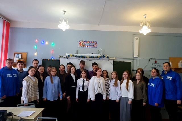 Молодогвардейцы района встретились с учащимися Многопрофильного лицея с.Малая Сердоба Молодогвардейцы района встретились с учащимися Многопрофильного лицея с.Малая Сердоба