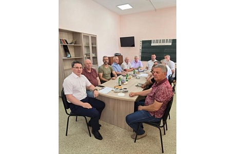 Алмаз Хакимов встретился с предпринимателями Сердобского района Алмаз Хакимов встретился с предпринимателями Сердобского района