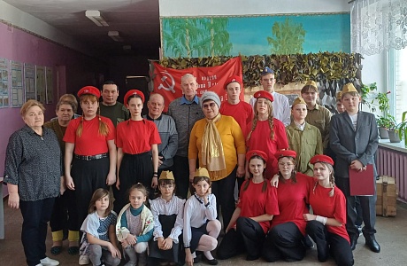 В Чунаковской школе прошло открытие года защитника отечества
