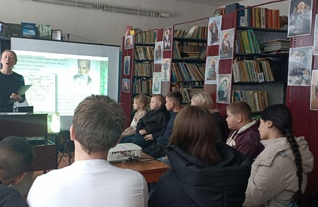 В Ключевской библиотеке проведен литературный обзор "Сказы Бажова" В Ключевской библиотеке проведен литературный обзор "Сказы Бажова"