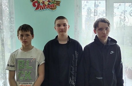 Урок мужества«Подвигу солдата - поклонимся» проведён вТопловской библиотеке.
