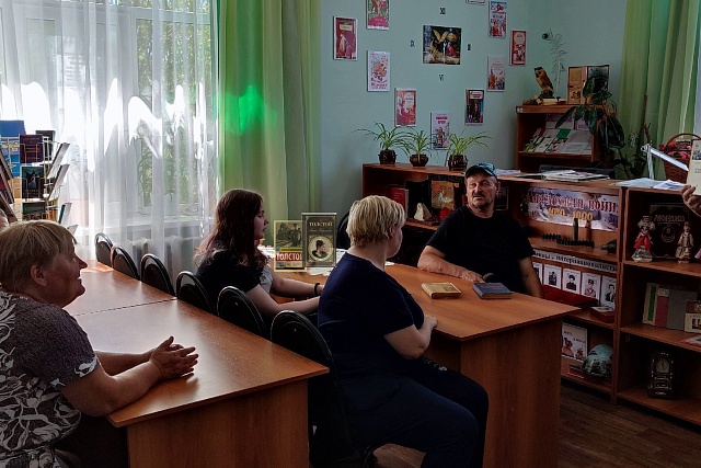 В библиотеке села Старое Славкино проведен обзор книжной выставки «Забытых книг любимые страницы»