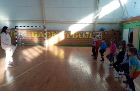 Тренировочные занятия ВФСК ГТО для подготовительной группы детского сада "Солнышко" Тренировочные занятия ВФСК ГТО для подготовительной группы детского сада "Солнышко"