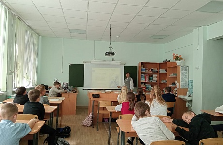 Специалистом Малосердобинской центральной районной библиотеки проведена литературно-музыкальная гостиная «Я буду сегодня с тобой говорить…».