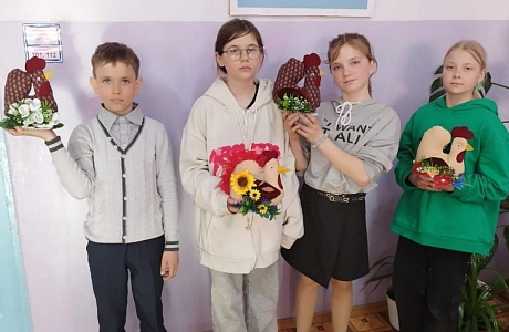 Приближается светлый праздник Пасхи: учащиеся объединения "Мир швейных фантазий" создают уникальный декор