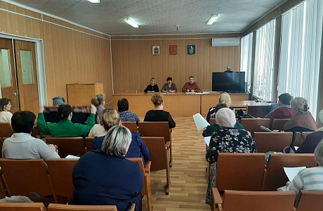      В территориальной избирательной комиссии прошел обучающий семинар с членами участковых избирательных комиссий