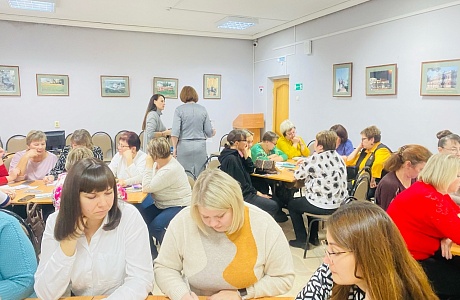 В Пензенской областной библиотеке для детей и юношества состоялся семинар-диалог «Библиотека – детям и молодежи. Ориентиры 2025 года», в котором приняли участие специалисты центральных межпоселенческих библиотек Пензенской области В Пензенской областной библиотеке для детей и юношества состоялся семинар-диалог «Библиотека – детям и молодежи. Ориентиры 2025 года», в котором приняли участие специалисты центральных межпоселенческих библиотек Пензенской области