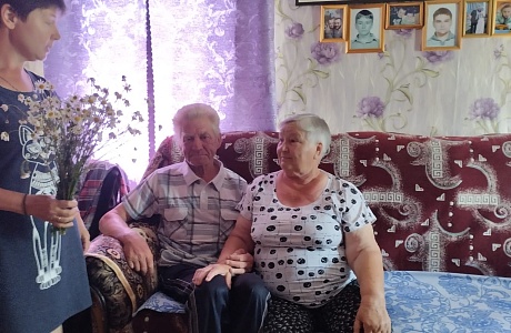 Поздравление получателей социальных услуг с Днем семьи, любви и верности