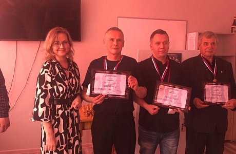 В Малосердобинском районе состоялся открытый межрайонный шахматный турнир, посвященный памяти нашего земляка Александра Трифоновича Матюхина. В Малосердобинском районе состоялся открытый межрайонный шахматный турнир, посвященный памяти нашего земляка Александра Трифоновича Матюхина.