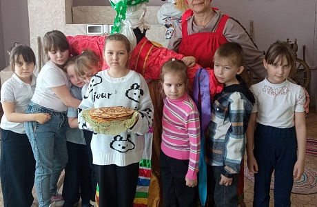 В Доме детского творчества встретили Масленицу