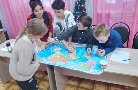 Прошла познавательная географическая игра "По материкам и океанам